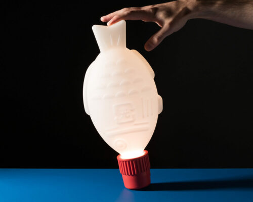 The light soy is a portable lamp made with ocean-bound plastic